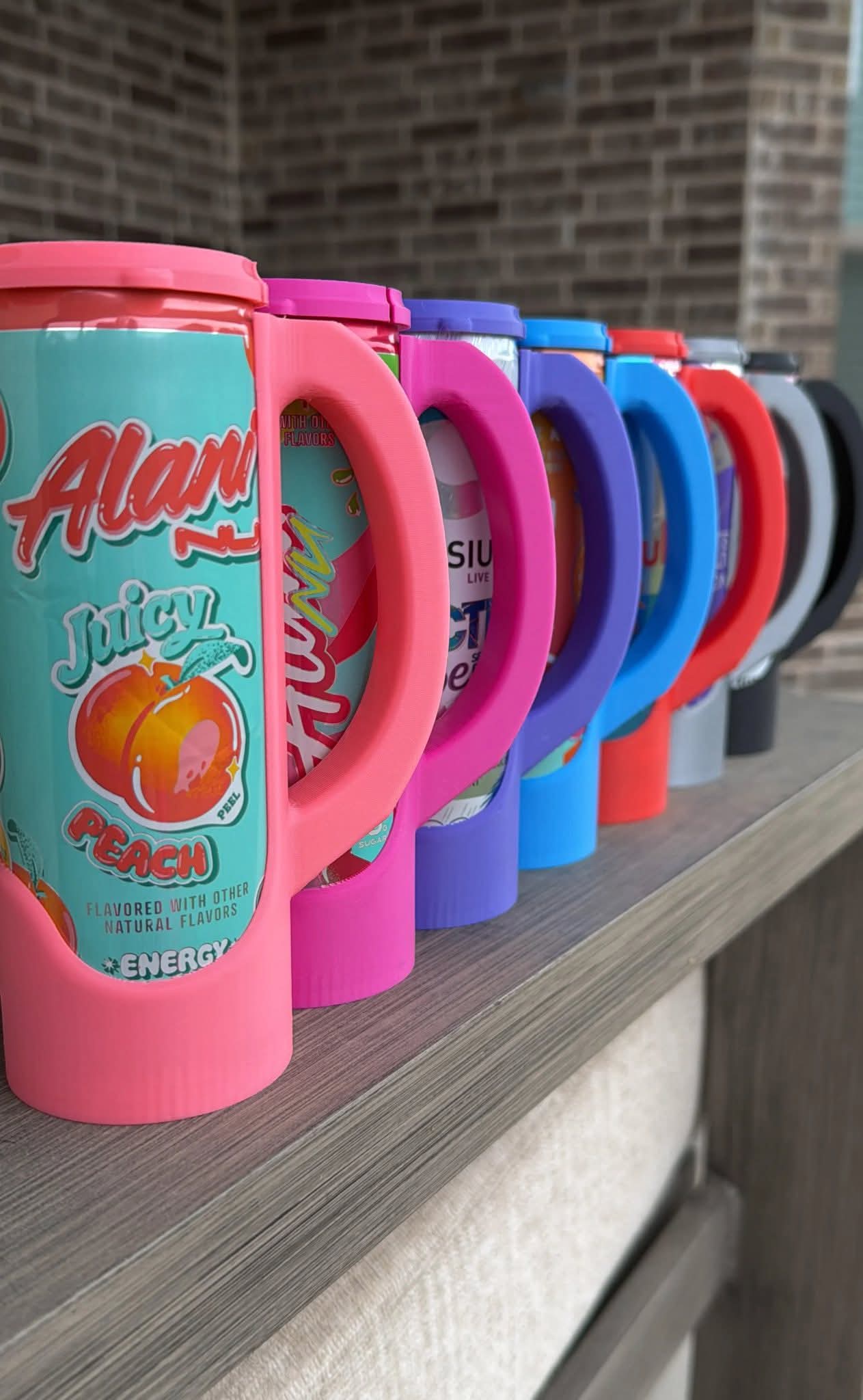Skinny cans with lids